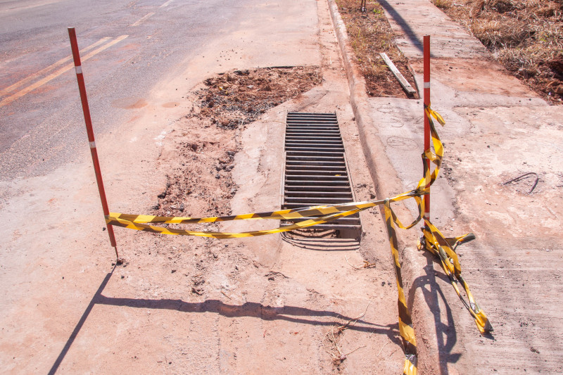 Comissão de Obras vistoria piscina no Centro Comunitário do Parque Hipólito