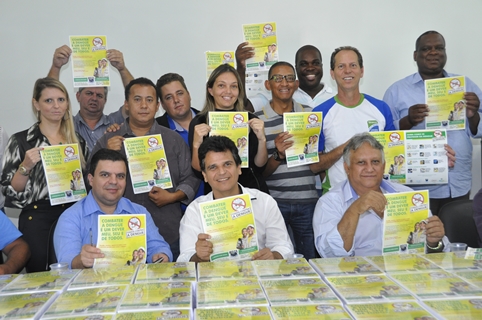 Vereadores participam do lançamento da campanha Todos contra a dengue