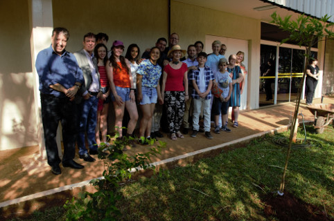 Vereadores da terceira idade e juniores participam de ação de arborização