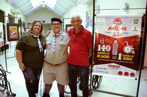 Lacre do Amor realiza exposição de cadeiras de rodas arrecadadas