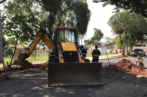 Praça ganha ponto de água após pedido do vereador Toninho