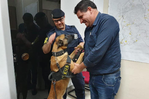 Helder do Taxi questiona cuidados com animais do Canil da Guarda Municipal