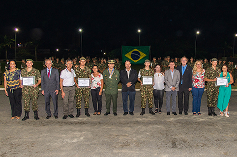 Câmara entrega prêmio para atiradores destaques do Tiro de Guerra