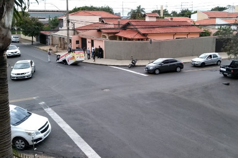 Helder do Táxi indica melhorias em sinalização de cruzamento no Nossa Senhora do Amparo