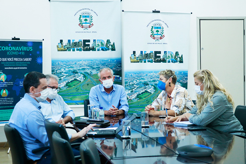 Vereadores esclarecem dúvidas sobre vacinação em Limeira