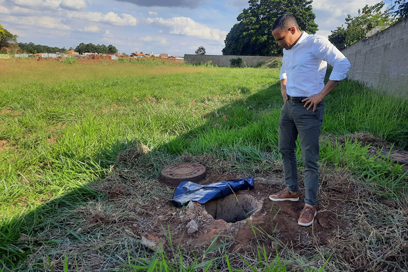 Vereador solicita reparo em esgoto no Jardim São Lourenço