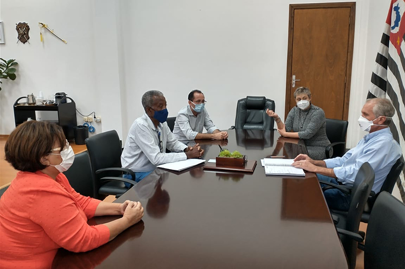 Vereadores discutem criação da rede de reabilitação com prefeito e vice-prefeita