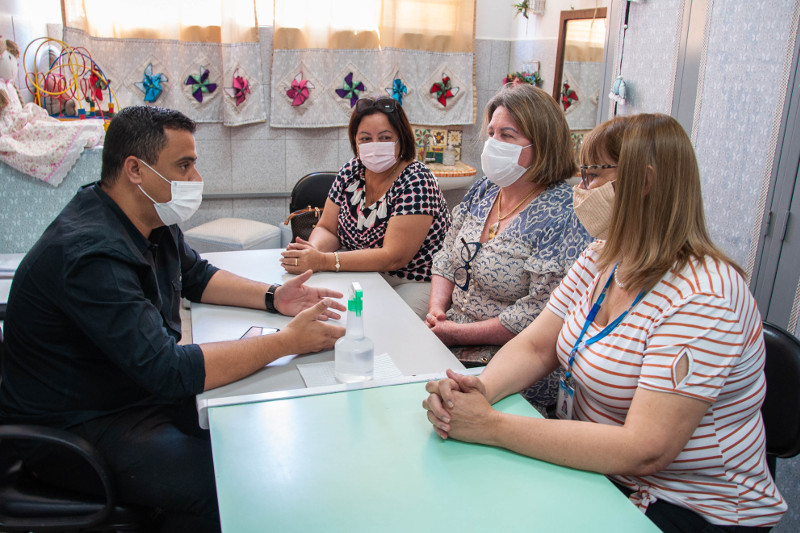 Comissão de Educação visita Emeief Prada e Ceief Flora de Castro