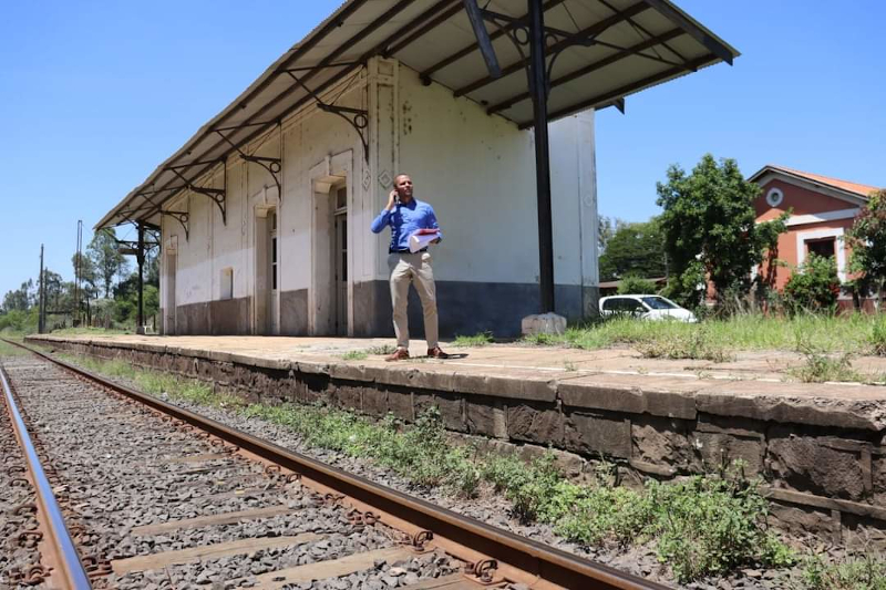 Vereador se reúne com secretário de Cultura e defende reforma de estação ferroviária