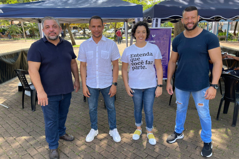 Vereadores fazem ação conjunta na Praça Toledo Barros