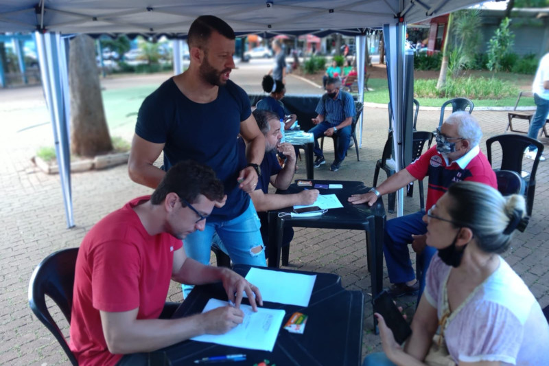 Vereadores fazem ação conjunta na Praça Toledo Barros - Betinho Neves (PV)