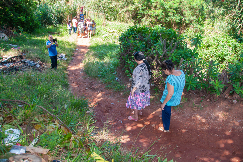 Comissão de Obras na travessia entre Nova Conquista e Parque Hipólito II