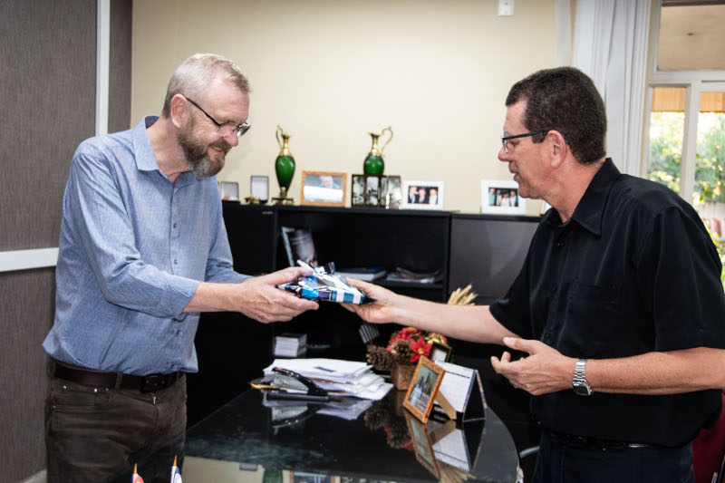 Presidente da Câmara recebe visita do pastor Gilson Persike