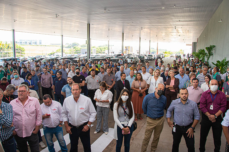 Presidente da Câmara e vereadores participam de inauguração do Supermercado Covabra