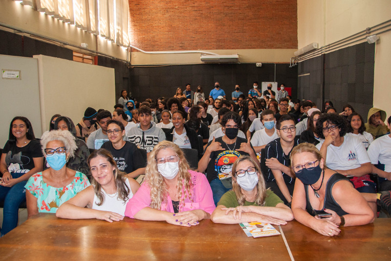 Câmara realiza palestra sobre bullying para alunos da escola Gabriel Pozzi