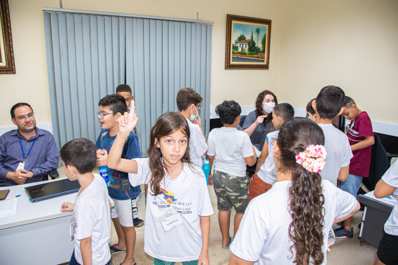 Escola Legislativa realiza aula inaugural do projeto “Conhecendo a Câmara”