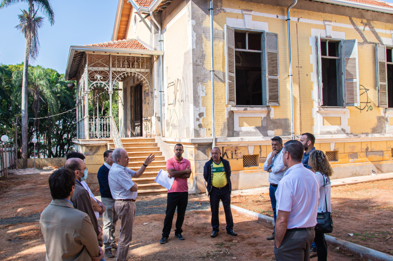 Comissão de Obras visita obras de restauro do Palacete Tatuibi