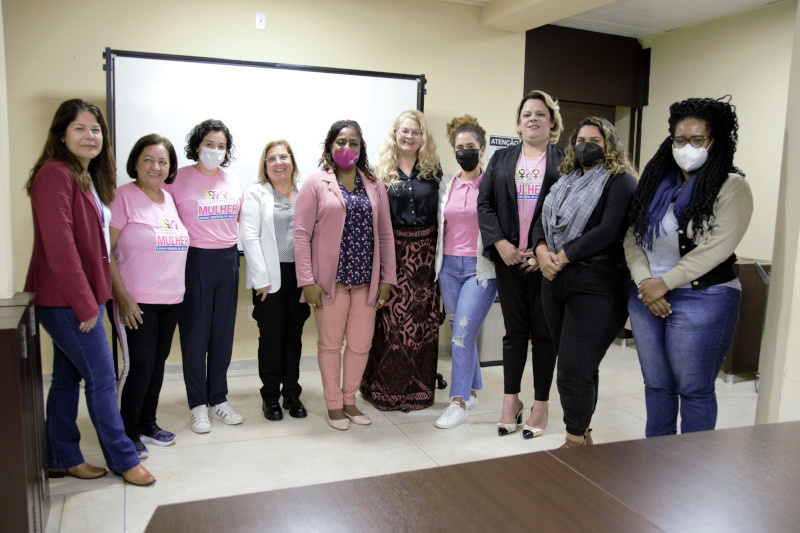 Dirigentes da Procuradoria da Mulher da Câmara e do Conselho da Condição Feminina se reúnem