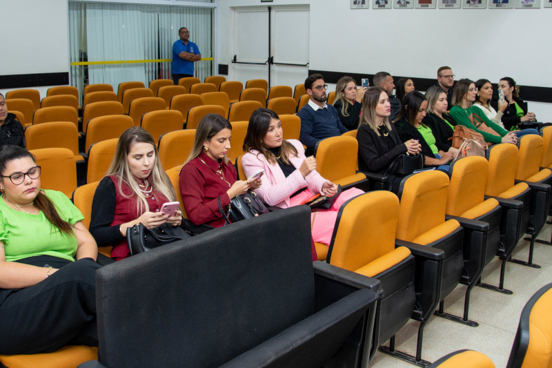 Empresa de semijoias Gazin recebe Diploma de Gratidão e Medalha de Mérito Cívico