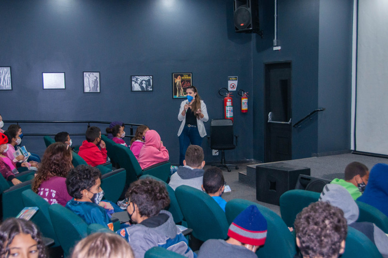 Desafios da adolescência são tratados em sessão do projeto Cine Câmara