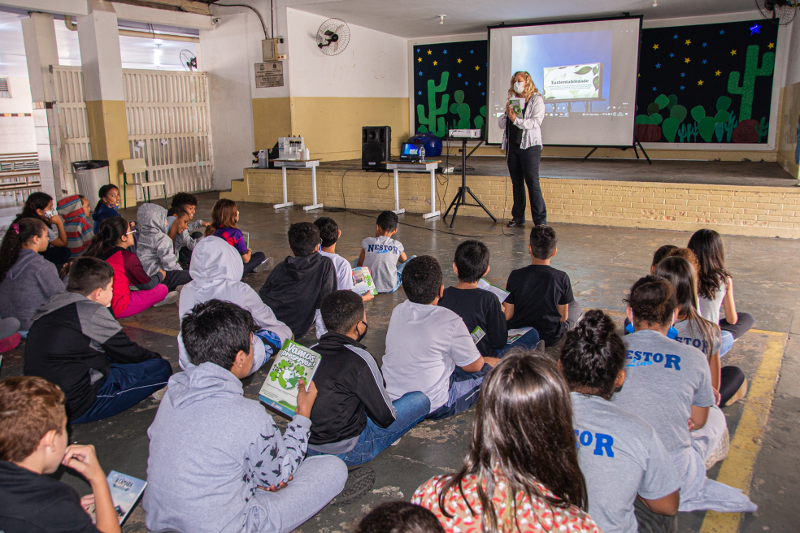 vereadora Lu Bogo participa de palestra