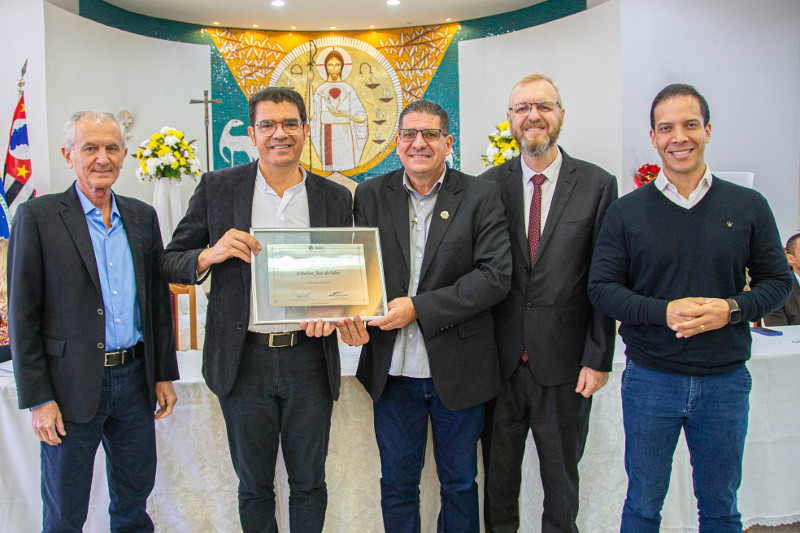 Padre Edmilson José da Silva recebe Título de Cidadão Limeirense