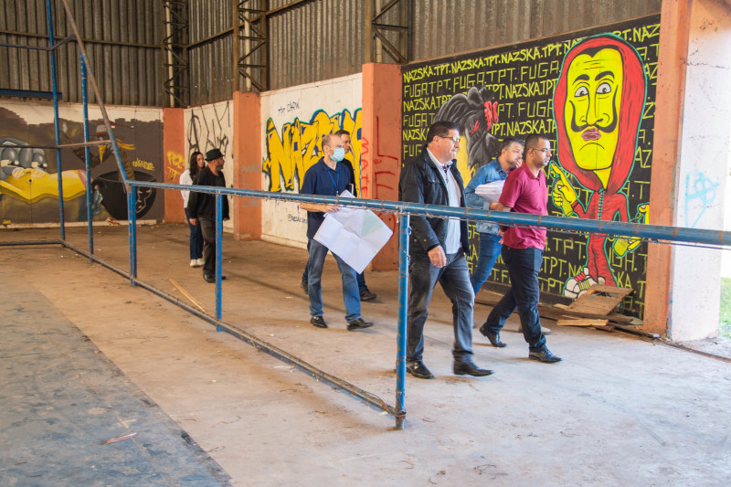 Comissão fiscaliza início das obras no Centro Comunitário do Jardim Glória