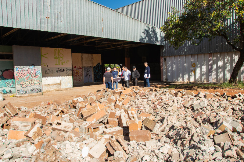 Comissão fiscaliza início das obras no Centro Comunitário do Jardim Glória