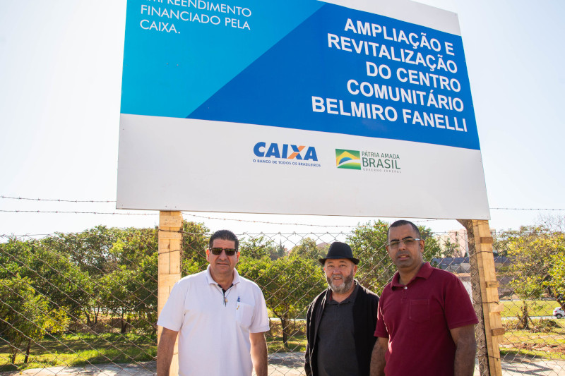 Comissão fiscaliza início das obras no Centro Comunitário do Jardim Glória