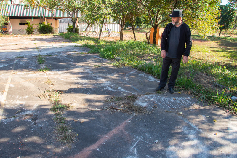 Comissão fiscaliza início das obras no Centro Comunitário do Jardim Glória