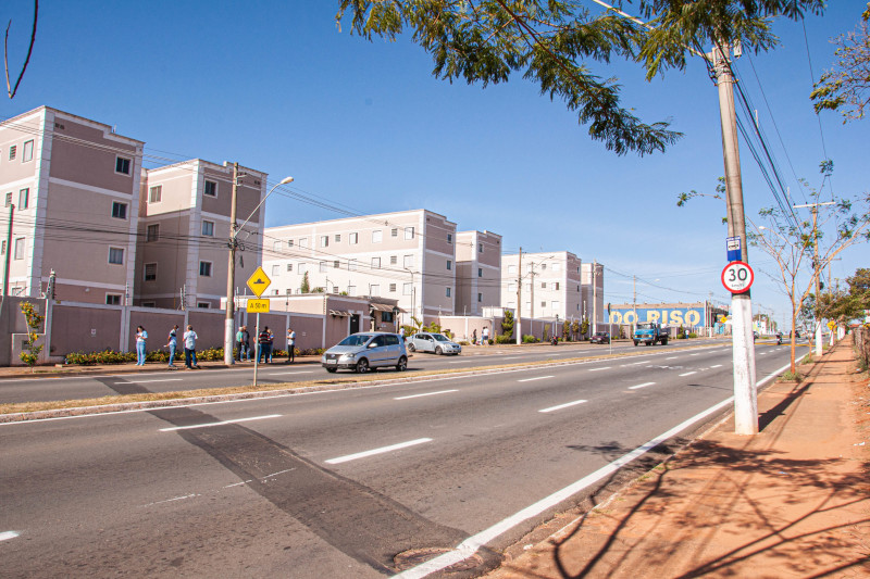 Moradores da Av. Dr. Lauro Corrêa da Silva pedem redutor de velocidade