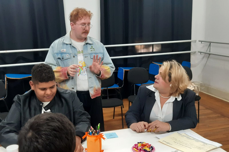 Atividade marca formatura da primeira turma da oficina Arte Brasileira Queer