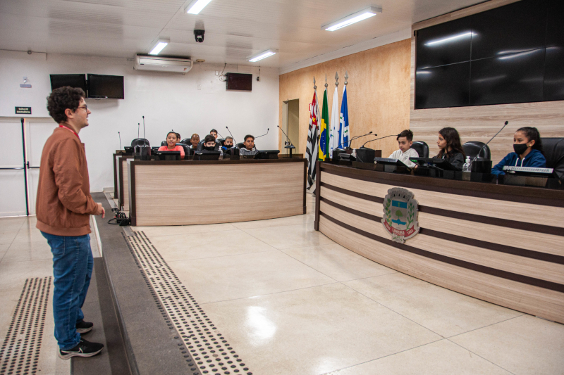 Câmara realiza visita guiado com alunos do Ceief Rafael Affonso Leite