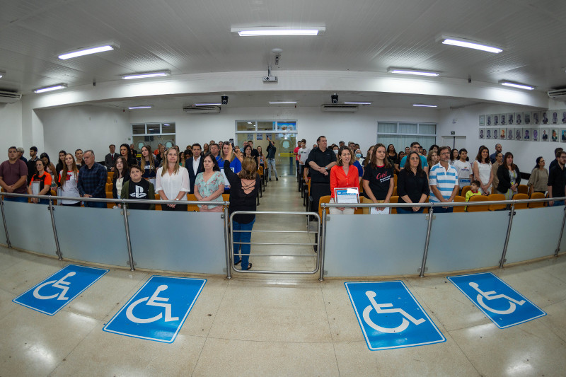 Vencedores do Concurso de Redação Vinícius de Moraes recebem diplomas na Câmara