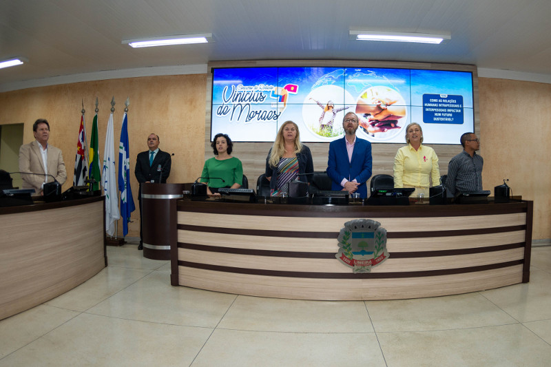 Vencedores do Concurso de Redação Vinícius de Moraes recebem diplomas na Câmara