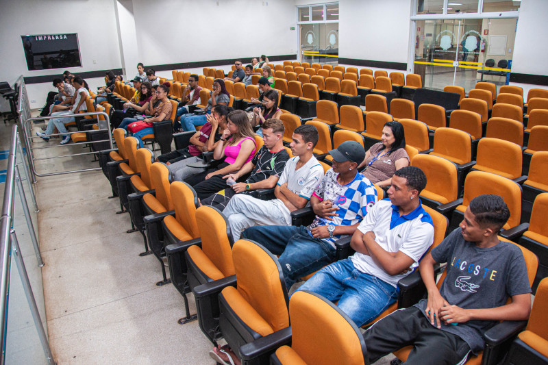 Alunos do Senac participam de visita guiada à Câmara de Limeira