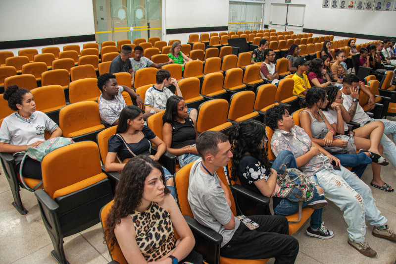 Alunos do Senac participam de visita guiada à Câmara de Limeira