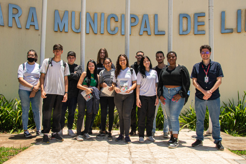 Alunos da Escola Senac participaram de uma visita guiada à Câmara