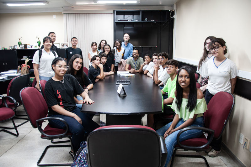 Alunos do Senac fazem visita guiada na Câmara Municipal