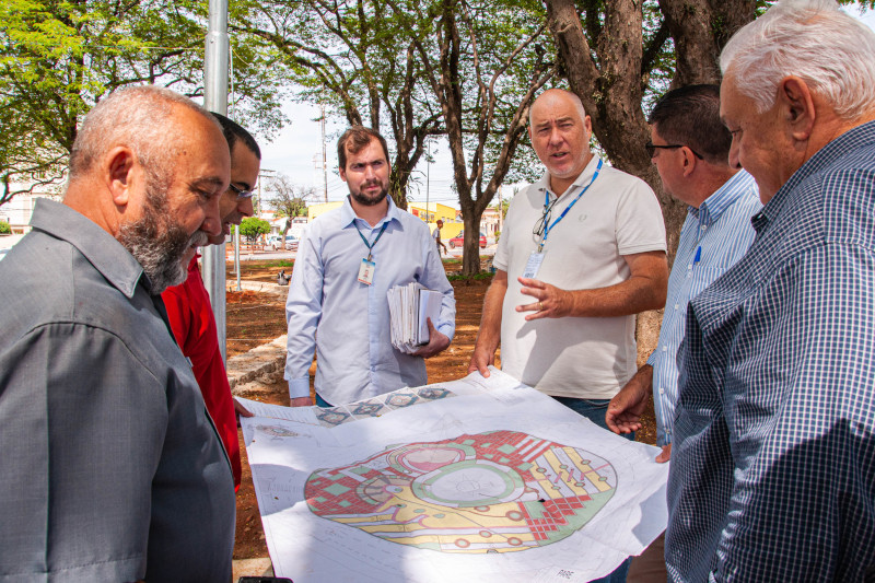 Comissão de Obras faz diligência na Praça Buzolin e no bairro Nossa Senhora das Dores