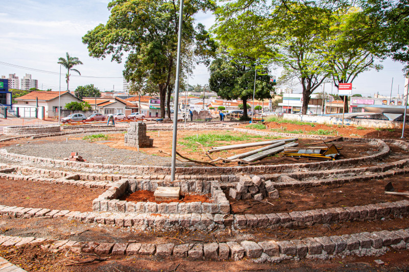 Comissão de Obras faz diligência na Praça Buzolin e no bairro Nossa Senhora das Dores