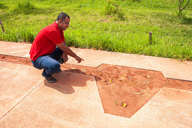 Comissão de Obras faz diligência na Praça Buzolin e no bairro Nossa Senhora das Dores