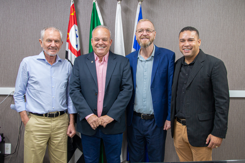 Reunião do Parlamento acontece no Legislativo limeirense