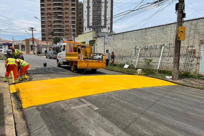 Vereador Ceará pede implantação de lombada na Rua Sete de Setembro