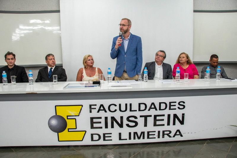 Câmara entrega do Diploma de Gratidão de Limeira à Faculdade Einstein