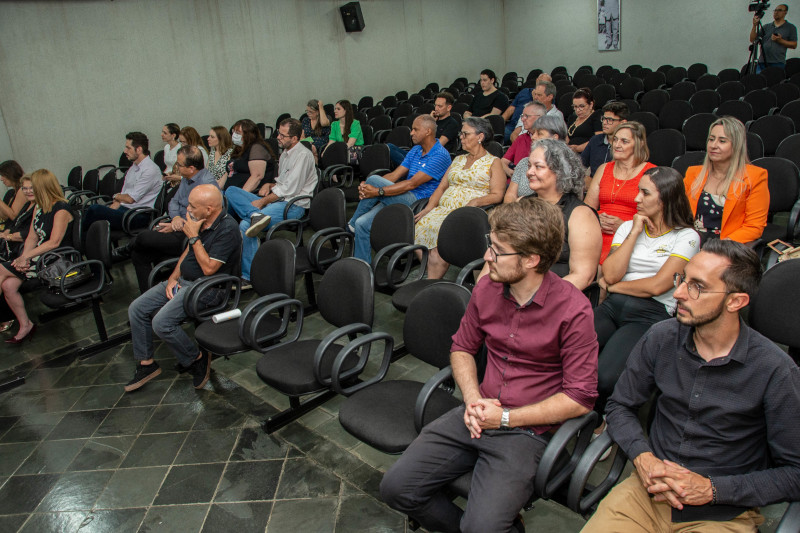 Câmara entrega do Diploma de Gratidão de Limeira à Faculdade Einstein