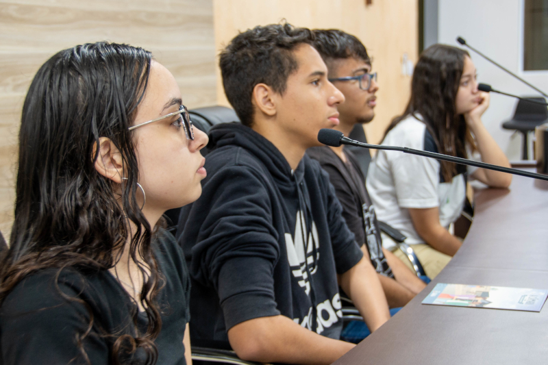 Alunos do Senac têm aula de educação política na Câmara