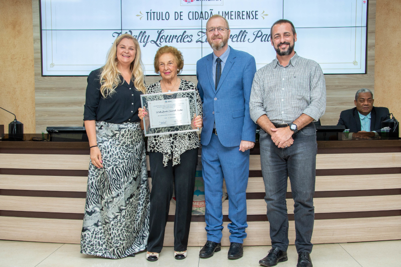 Wally Lourdes Zaccarelli Paulino recebe Título de Cidadã Limeirense