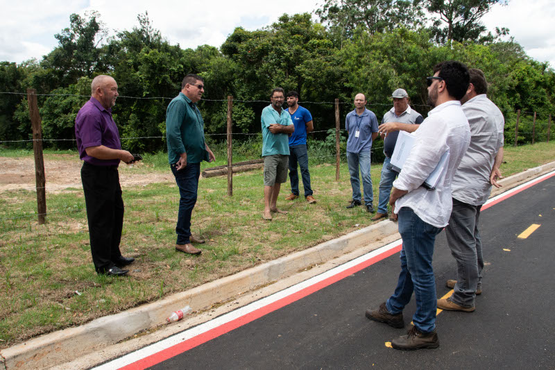 Comissão visita obras na estrada do Zé do Pote e quer abertura de acesso à servidão