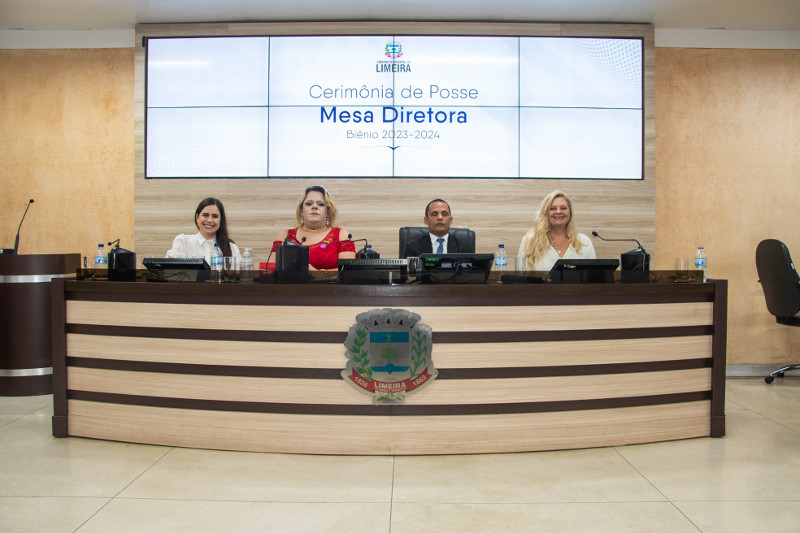 Nova Mesa Diretora toma posse na Câmara Municipal de Limeira